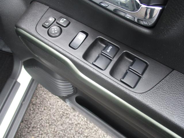 ハスラー タフワイルド　スマートキー、衝突防止機能、プッシュスタート、全方位モニター付きナビ、オートライト、オートエアコン、横滑り防止機能、車線逸脱警報、シートヒーター、ステアリングスイッチ、コーナーセンサー（30枚目）