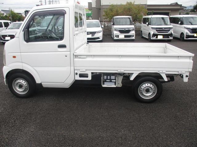 キャリイトラック KU KUエアコン・パワステ(地区限定車)エアコン、パワーステアリング、フロア5MT、パートタイム4WD高低二段切替式 (後輪駆動ベース)、シルキーシルバーメタリック(10枚目)