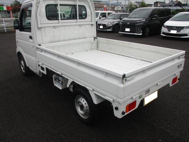 キャリイトラック KU KUエアコン・パワステ(地区限定車)エアコン、パワーステアリング、フロア5MT、パートタイム4WD高低二段切替式 (後輪駆動ベース)、シルキーシルバーメタリック(12枚目)