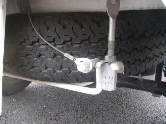 キャリイトラック KU KUエアコン・パワステ(地区限定車)エアコン、パワーステアリング、フロア5MT、パートタイム4WD高低二段切替式 (後輪駆動ベース)、シルキーシルバーメタリック(26枚目)