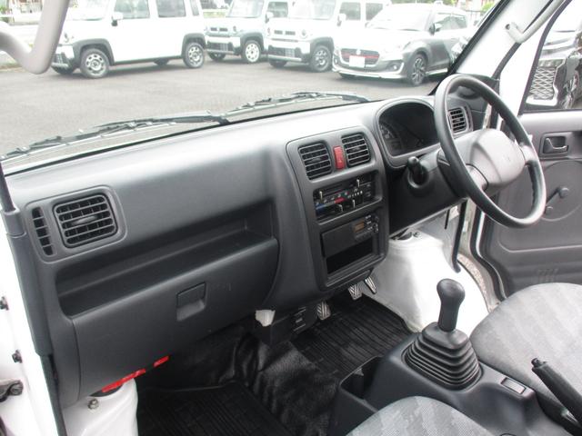 キャリイトラック KU KUエアコン・パワステ(地区限定車)エアコン、パワーステアリング、フロア5MT、パートタイム4WD高低二段切替式 (後輪駆動ベース)、シルキーシルバーメタリック(28枚目)