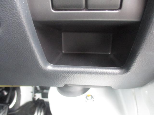 キャリイトラック KU KUエアコン・パワステ(地区限定車)エアコン、パワーステアリング、フロア5MT、パートタイム4WD高低二段切替式 (後輪駆動ベース)、シルキーシルバーメタリック(46枚目)