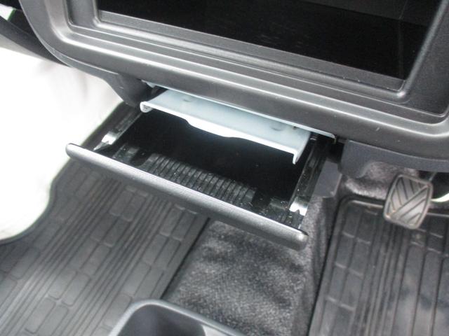 キャリイトラック KU KUエアコン・パワステ(地区限定車)エアコン、パワーステアリング、フロア5MT、パートタイム4WD高低二段切替式 (後輪駆動ベース)、シルキーシルバーメタリック(48枚目)