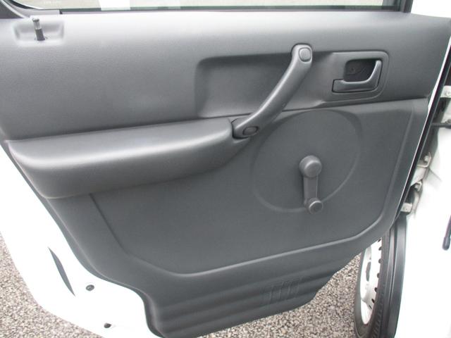 キャリイトラック KU KUエアコン・パワステ(地区限定車)エアコン、パワーステアリング、フロア5MT、パートタイム4WD高低二段切替式 (後輪駆動ベース)、シルキーシルバーメタリック(51枚目)