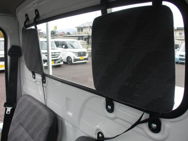 キャリイトラック KU KUエアコン・パワステ(地区限定車)エアコン、パワーステアリング、フロア5MT、パートタイム4WD高低二段切替式 (後輪駆動ベース)、シルキーシルバーメタリック(54枚目)