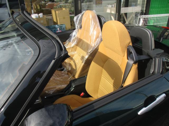 ☆助手席☆【電動開閉式ルーフ「アクティブトップ」】ルーフの解除・施錠および開閉スイッチです。オープンスポーツカーならではの爽快感と開放感が楽しめます。