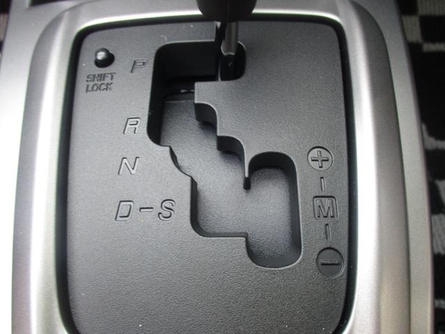 【７速スーパーアクティブシフト付ＣＶＴ】シームレスな加速と、スポーツカーらしい走りが楽しめる、７速スーパーアクティブシフト付ＣＶＴ。