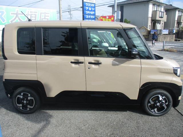 デリカミニ Ｇ　プレミアム　スマートキー、衝突防止機能、両側電動スライドドア、ステアリングスイッチ、電子パーキング、プッシュスタート、アイドリングストップ、オートライト、シートヒーター、ステアリングヒーター、全方位カメラ（9枚目）