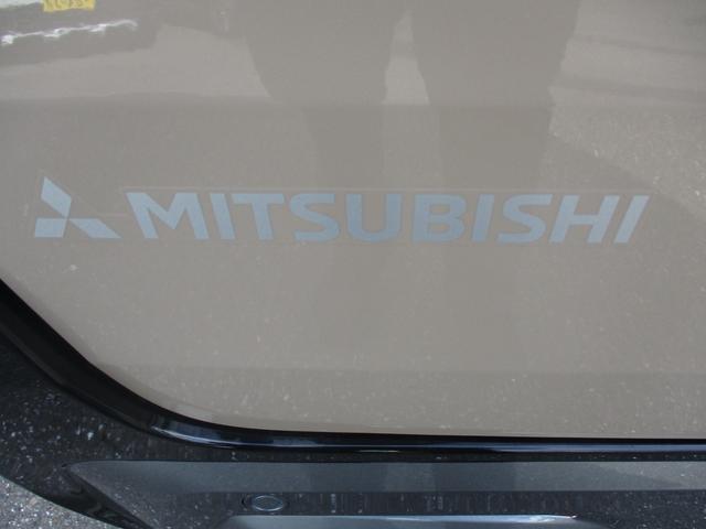 デリカミニ Ｇ　プレミアム　スマートキー、衝突防止機能、両側電動スライドドア、ステアリングスイッチ、電子パーキング、プッシュスタート、アイドリングストップ、オートライト、シートヒーター、ステアリングヒーター、全方位カメラ（17枚目）