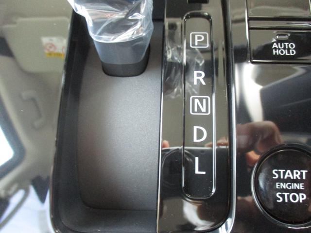 デリカミニ Ｇ　プレミアム　スマートキー、衝突防止機能、両側電動スライドドア、ステアリングスイッチ、電子パーキング、プッシュスタート、アイドリングストップ、オートライト、シートヒーター、ステアリングヒーター、全方位カメラ（30枚目）