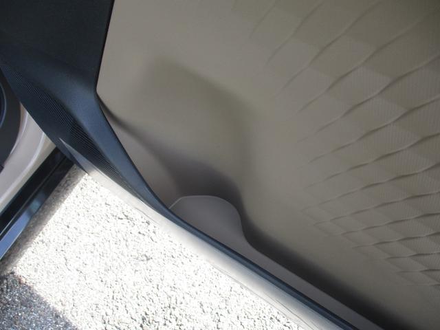 デリカミニ Ｇ　プレミアム　スマートキー、衝突防止機能、両側電動スライドドア、ステアリングスイッチ、電子パーキング、プッシュスタート、アイドリングストップ、オートライト、シートヒーター、ステアリングヒーター、全方位カメラ（42枚目）