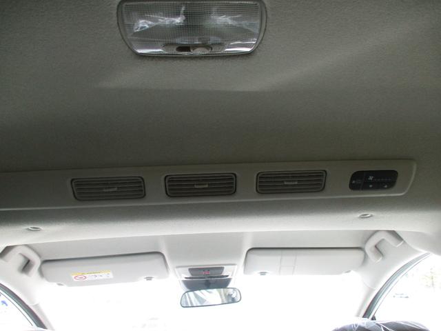 フリード ｅ：ＨＥＶエアー　ＥＸ　スマートキー、衝突防止機能、両側電動スライドドア、ステアリングスイッチ、電子パーキング、オートライト、シートヒーター、ステアリングヒーター、バックカメラ、リアエアコン、３列シート、コネクト機能（25枚目）