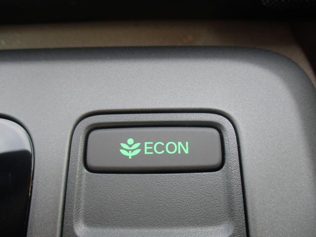 フリード ｅ：ＨＥＶエアー　ＥＸ　スマートキー、衝突防止機能、両側電動スライドドア、ステアリングスイッチ、電子パーキング、オートライト、シートヒーター、ステアリングヒーター、バックカメラ、リアエアコン、３列シート、コネクト機能（32枚目）