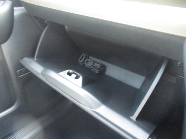 フリード ｅ：ＨＥＶエアー　ＥＸ　スマートキー、衝突防止機能、両側電動スライドドア、ステアリングスイッチ、電子パーキング、オートライト、シートヒーター、ステアリングヒーター、バックカメラ、リアエアコン、３列シート、コネクト機能（36枚目）