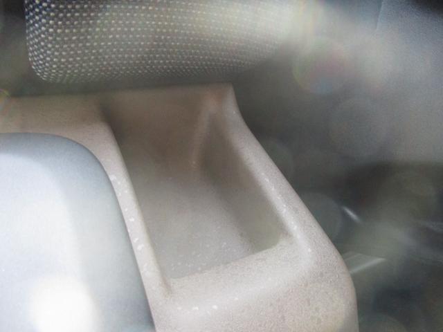 フリード ｅ：ＨＥＶエアー　ＥＸ　スマートキー、衝突防止機能、両側電動スライドドア、ステアリングスイッチ、電子パーキング、オートライト、シートヒーター、ステアリングヒーター、バックカメラ、リアエアコン、３列シート、コネクト機能（40枚目）