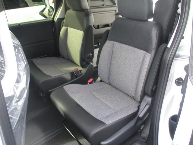 フリード ｅ：ＨＥＶエアー　ＥＸ　スマートキー、衝突防止機能、両側電動スライドドア、ステアリングスイッチ、電子パーキング、オートライト、シートヒーター、ステアリングヒーター、バックカメラ、リアエアコン、３列シート、コネクト機能（46枚目）