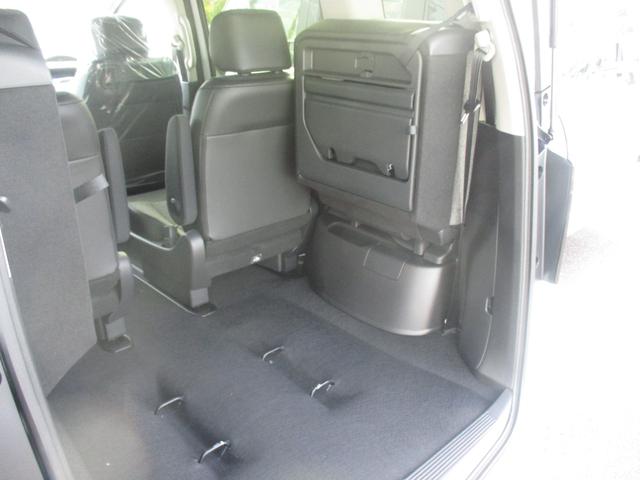 フリード ｅ：ＨＥＶエアー　ＥＸ　スマートキー、衝突防止機能、両側電動スライドドア、ステアリングスイッチ、電子パーキング、オートライト、シートヒーター、ステアリングヒーター、バックカメラ、リアエアコン、３列シート、コネクト機能（52枚目）