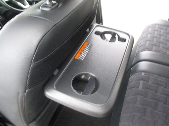 �y�p�[�\�i���e�[�u���z��Ȃɂ͐܂肽���݂ł���A�p�[�\�i���e�[�u���������B�h�����N�z���_�[��A�V���b�s���O�t�b�N�����Ă��܂��B