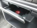 【収納スペース】インパネ中央には、収納スペースがあります。カードケースがついています。各種カードや駐車券がバラバラにならず、すっきり収まります。