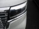 【ヘッドライト】LEDヘッドライトのお車です!カスタムらしい、カッコよさと夜間の視認性のよさを兼ね備えています♪