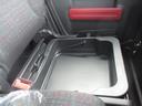 【収納スペース】助手席シート下には収納スペースがあります!ケースごと取り外しができるので、汚れたものを入れることができます♪
