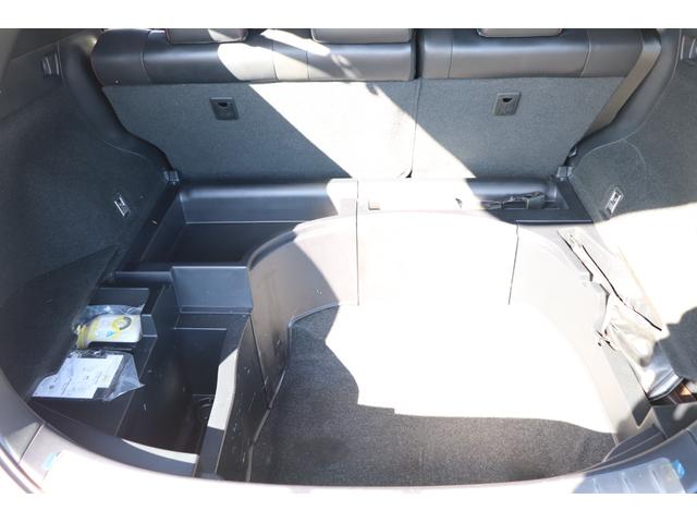 ハリアー プレミアム ターボ・LEDヘッドライト・シーケンシャルウィンカー・ETC・アルパインBIGX・TV・バックモニター・パワーバックドア・ハーフレザー・パノラマルーフ・3点社外エアロ・社外マフラー・車高調・社外テール(69枚目)