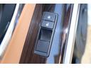 助手席のパネルにも木目調が使用されております!!