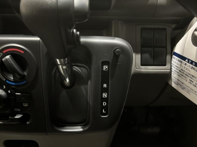 クリッパーバン ＤＸ　届出済未使用車　軽バン　衝突軽減ブレーキ　キーレスエントリー　パワーウィンドウ　マニュアルエアコン　ＡＭ／ＦＭラジオ　ハロゲンヘッドライト　アイドリングストップ　軽自動車（40枚目）