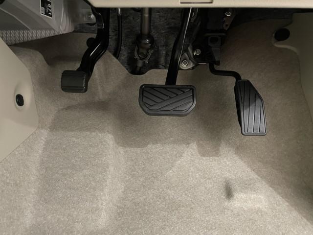 アルトラパン Ｌ　届出済未使用車　衝突軽減ブレーキ　誤発進抑制　車線逸脱警報　標識認識機能　アイドリングストップ　運転席シートヒーター　オートエアコン　電動格納ミラー　キーレスプッシュスタート　軽自動車（13枚目）