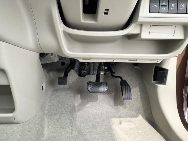 アルトラパン Ｌ　届出済未使用車　衝突軽減ブレーキ　誤発進抑制　車線逸脱警報　標識認識機能　アイドリングストップ　運転席シートヒーター　オートエアコン　電動格納ミラー　キーレスプッシュスタート　軽自動車（50枚目）