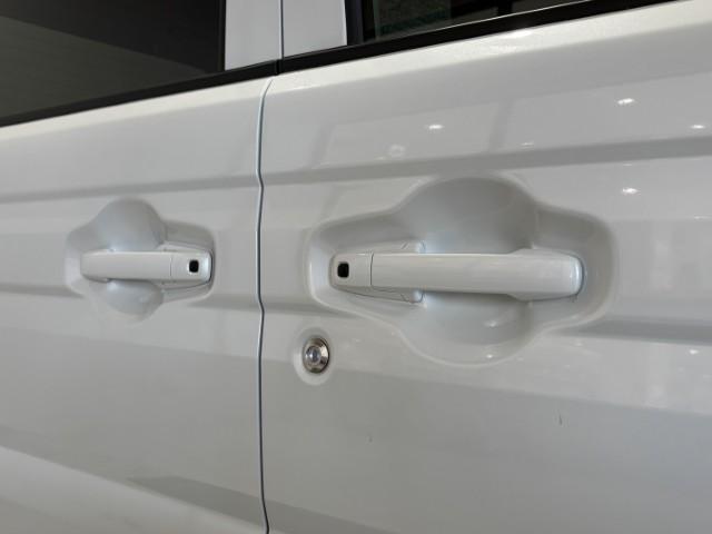 スペーシア ハイブリッドＸ　届出済未使用車　スズキセーフティサポート　両側電動スライドドア　シートヒーター　スマートキー　マルチユースフラップ　スリムサーキュレーター　オートライト　オートエアコン　軽自動車（17枚目）