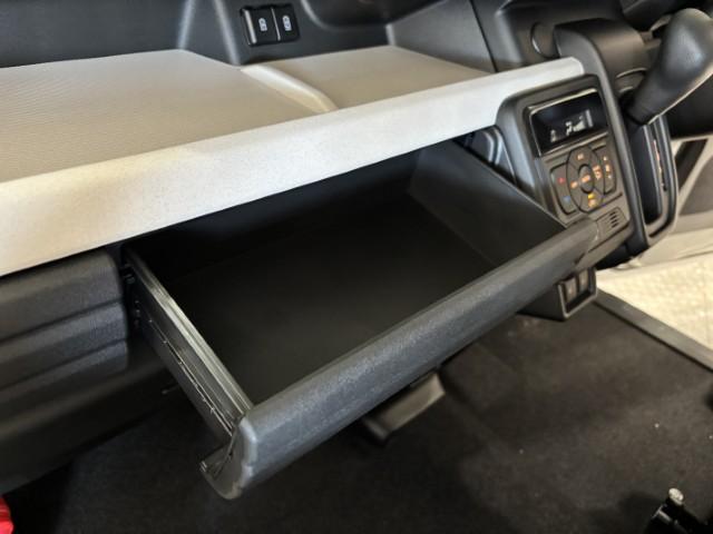 スペーシア ハイブリッドＸ　届出済未使用車　スズキセーフティサポート　両側電動スライドドア　シートヒーター　スマートキー　マルチユースフラップ　スリムサーキュレーター　オートライト　オートエアコン　軽自動車（46枚目）