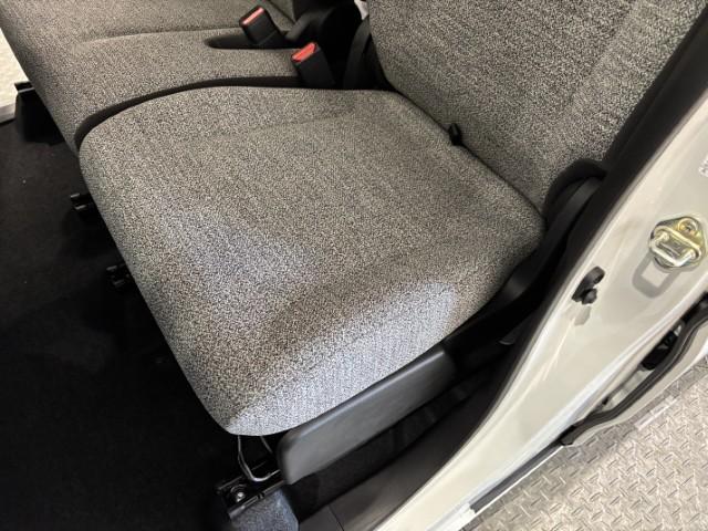 スペーシア ハイブリッドＸ　届出済未使用車　スズキセーフティサポート　両側電動スライドドア　シートヒーター　スマートキー　マルチユースフラップ　スリムサーキュレーター　オートライト　オートエアコン　軽自動車（48枚目）