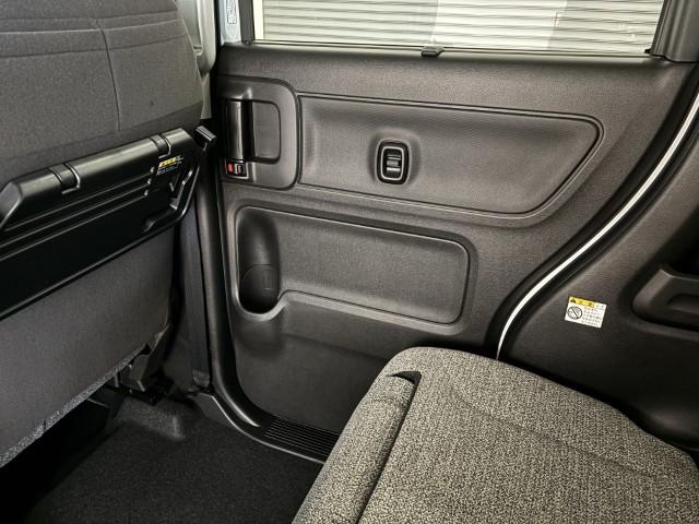 スペーシア ハイブリッドＸ　届出済未使用車　スズキセーフティサポート　両側電動スライドドア　シートヒーター　スマートキー　マルチユースフラップ　スリムサーキュレーター　オートライト　オートエアコン　軽自動車（60枚目）