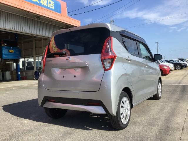 デイズ Ｓ　ちょい乗り車　衝突軽減ブレーキ　マニュアルエアコン　電動格納ミラー　オートライト　ベンチシート　アイドリングストップ　キーレスエントリー　アームレスト　シートリフター　パワーウィンドウ　軽自動車（8枚目）