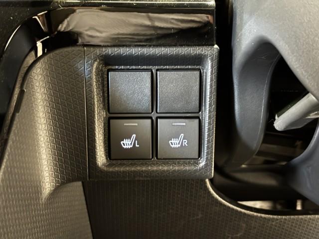 タント カスタムRS 届出済未使用車 衝突軽減ブレーキ 両側電動スライドドア アイドリングストップ非装着車 スマートキー ミラクルオープンドア シートヒーター アイドリングストップ プッシュスタート 軽自動車(32枚目)