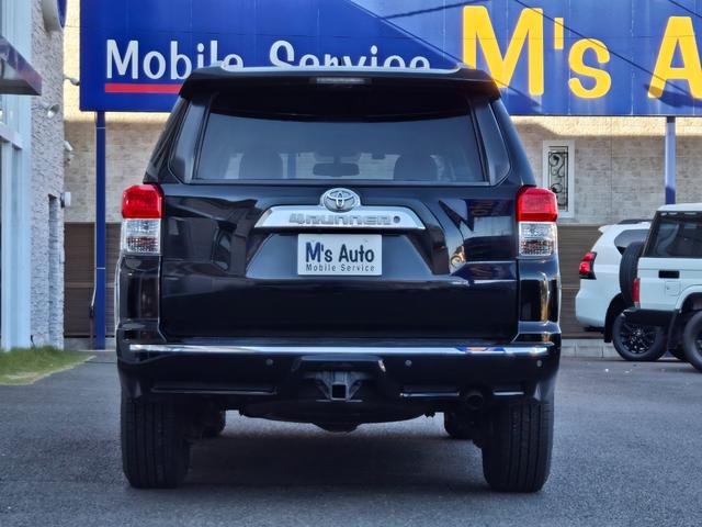 ４ランナー ＳＲ５　４ＷＤ　新車並行　サンルーフ　社外ナビ　フルセグＴＶ　バックカメラ　ＥＴＣ　前後コーナーセンサー　ブラックレザー　サイドランニングボード　ルーフレール　パワーシート（7枚目）