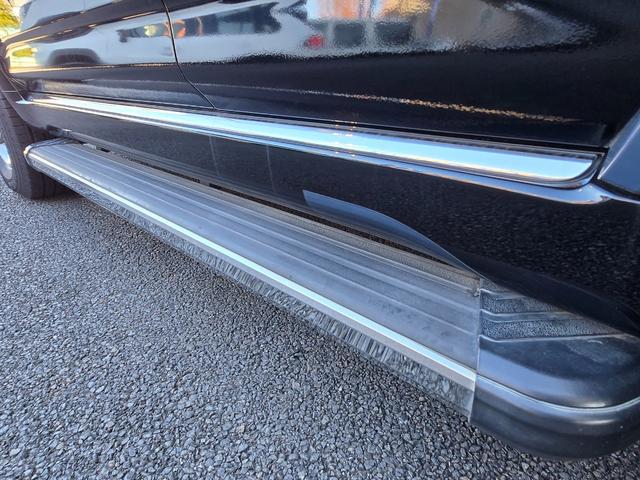 ４ランナー ＳＲ５　４ＷＤ　新車並行　サンルーフ　社外ナビ　フルセグＴＶ　バックカメラ　ＥＴＣ　前後コーナーセンサー　ブラックレザー　サイドランニングボード　ルーフレール　パワーシート（10枚目）