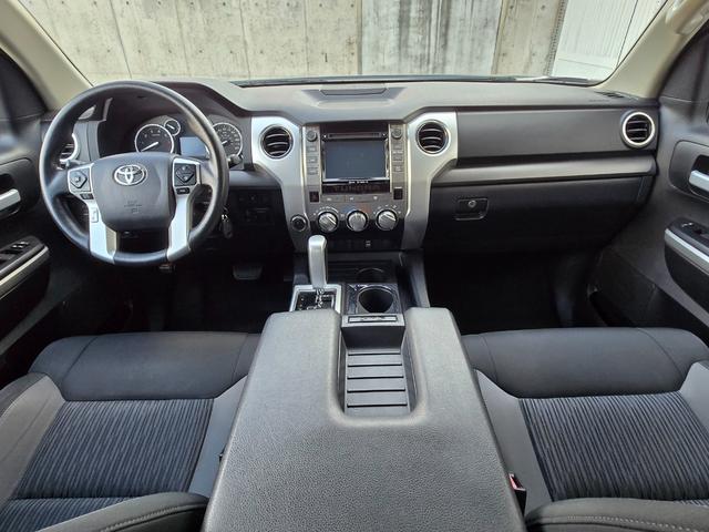 タンドラ クルーマックス　ＳＲ５　４ＷＤ　ＴＲＤオフロードＰＫＧ　新車並行輸入　ワンオーナー　ＢｌｕｅＴｏｏｔｈ　バックカメラ　２０インチＡＷ　グッドリットＡＴ　ＢＳＭ　トノカバー　前後コーナーセンサー　電動リアガラス　クルコン（22枚目）