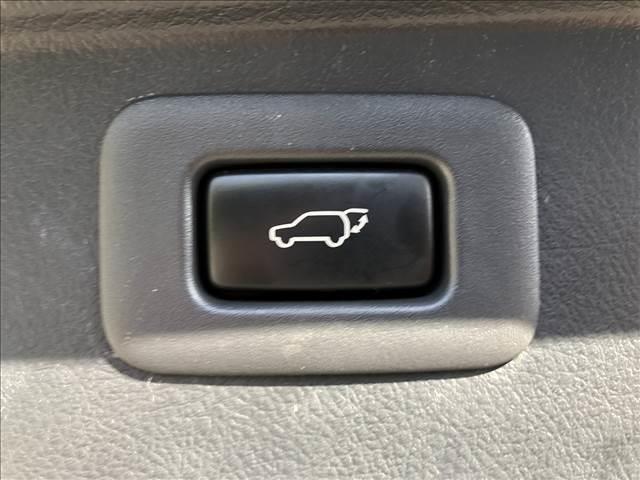 240S Cパッケージ 7人 純正SDナビ 両側電動スライドドア クリアランスソナー クルーズコントロール パワーバックドア スマートキー パワーシート シートメモリー バックカメラ フリップダウン Wエアコン オートライト(8枚目)