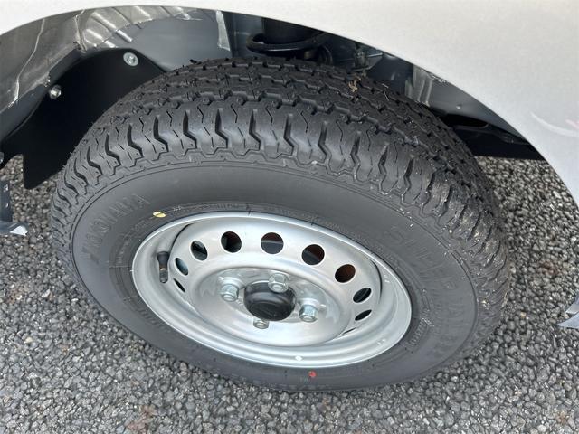 ハイゼットトラック スタンダード　ＣＶＴ　衝突被害軽減システム　クリアランスソナー　アイドリングストップ　オートライト　ＡＢＳ　ＥＳＣ　エアコン　パワーステアリング　運転席エアバッグ（11枚目）