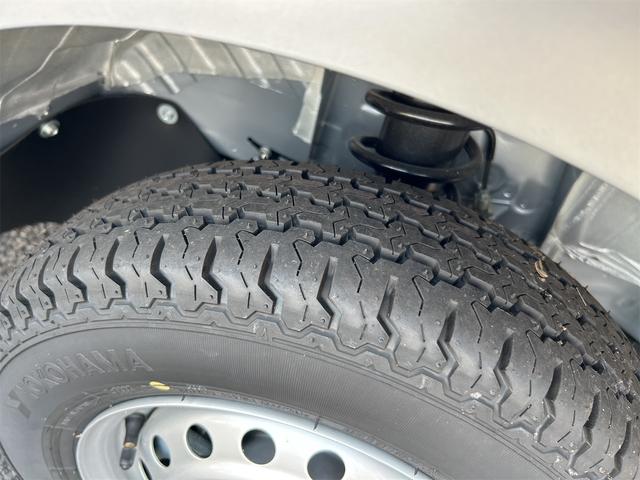 ハイゼットトラック スタンダード　ＣＶＴ　衝突被害軽減システム　クリアランスソナー　アイドリングストップ　オートライト　ＡＢＳ　ＥＳＣ　エアコン　パワーステアリング　運転席エアバッグ（12枚目）