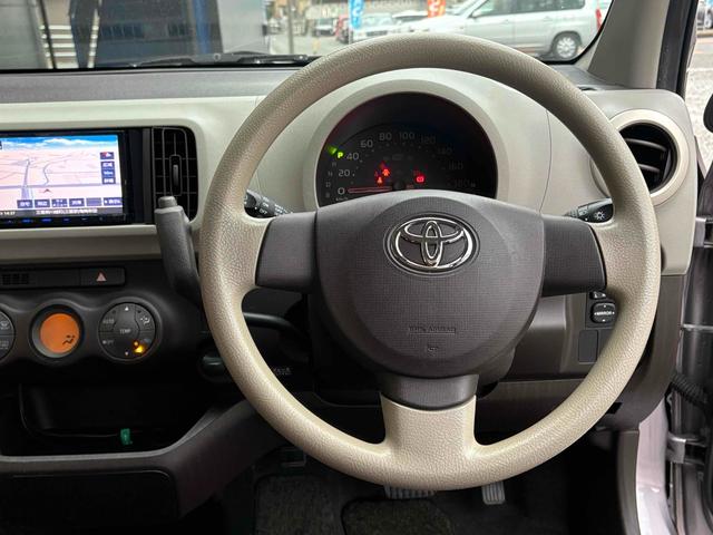 パッソ プラスハナ　ナビ　アルミホイール　スマートキー　電動格納ミラー　ＣＶＴ　盗難防止システム　衝突安全ボディ　ＡＢＳ　エアコン（2枚目）