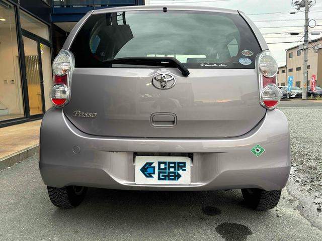 パッソ プラスハナ　ナビ　アルミホイール　スマートキー　電動格納ミラー　ＣＶＴ　盗難防止システム　衝突安全ボディ　ＡＢＳ　エアコン（15枚目）