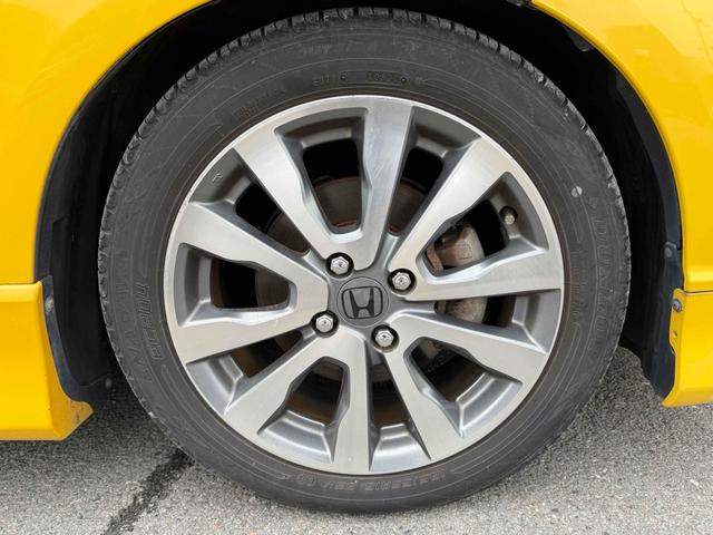 フィット ＲＳ・１０ｔｈアニバーサリー　ＥＴＣ　バックカメラ　アルミホイール　ＨＩＤ　キーレスエントリー　電動格納ミラー　ＭＴ　盗難防止システム　衝突安全ボディ　ＡＢＳ　ＣＤ　ＵＳＢ　Ｂｌｕｅｔｏｏｔｈ　エアコン　パワーステアリング（21枚目）