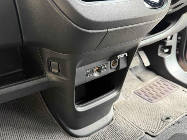 Ｎ－ＯＮＥ Ｇ・ローダウン　ＥＴＣ　バックカメラ　ナビ　ＴＶ　オートライト　ＨＩＤ　スマートキー　アイドリングストップ　ベンチシート　ＣＶＴ　盗難防止システム　ＡＢＳ　ＣＤ　ＤＶＤ再生　ＵＳＢ　ミュージックプレイヤー接続可（7枚目）