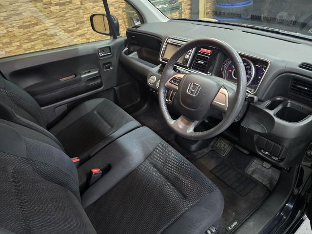 ライフ ディーバターボスマートスタイル　ＴＶ　ＨＩＤ　スマートキー　電動格納ミラー　ベンチシート　ＡＴ　盗難防止システム　ＡＢＳ　ＣＤ　ＤＶＤ再生　ＵＳＢ　アルミホイール　衝突安全ボディ　エアコン　パワーステアリング　パワーウィンドウ（5枚目）