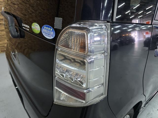 ライフ ディーバターボスマートスタイル　ＴＶ　ＨＩＤ　スマートキー　電動格納ミラー　ベンチシート　ＡＴ　盗難防止システム　ＡＢＳ　ＣＤ　ＤＶＤ再生　ＵＳＢ　アルミホイール　衝突安全ボディ　エアコン　パワーステアリング　パワーウィンドウ（26枚目）
