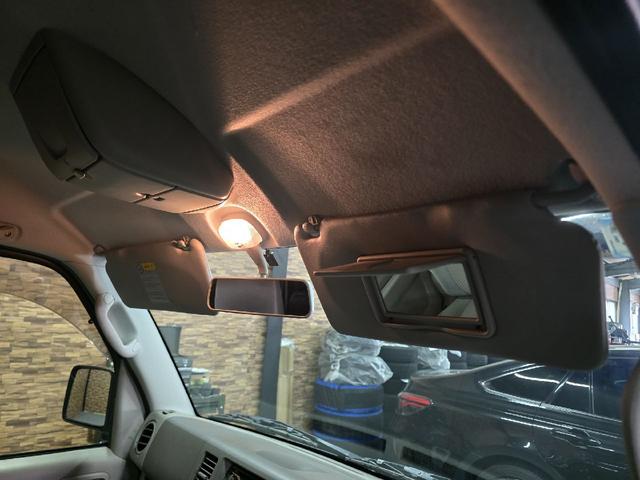 エブリイワゴン ＰＺターボスペシャル　ＥＴＣ　両側電動スライドドア　ＨＩＤ　キーレスエントリー　電動格納ミラー　ＡＴ　盗難防止システム　ＡＢＳ　アルミホイール　衝突安全ボディ　エアコン　パワーステアリング　パワーウィンドウ（33枚目）