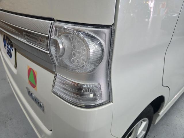 タント カスタムＸスペシャル　電動スライドドア　ＨＩＤ　スマートキー　アイドリングストップ　ベンチシート　ＣＶＴ　盗難防止システム　ＡＢＳ　ＣＤ　ミュージックプレイヤー接続可　アルミホイール　衝突安全ボディ　エアコン（24枚目）